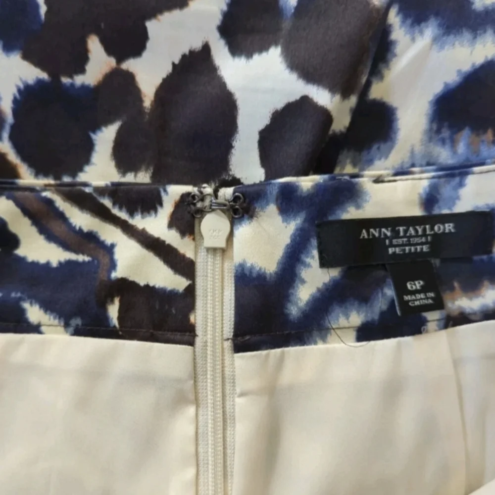 Ann Taylor Pencil Skirt watercolor abstract graphic print blue cream Size 6P